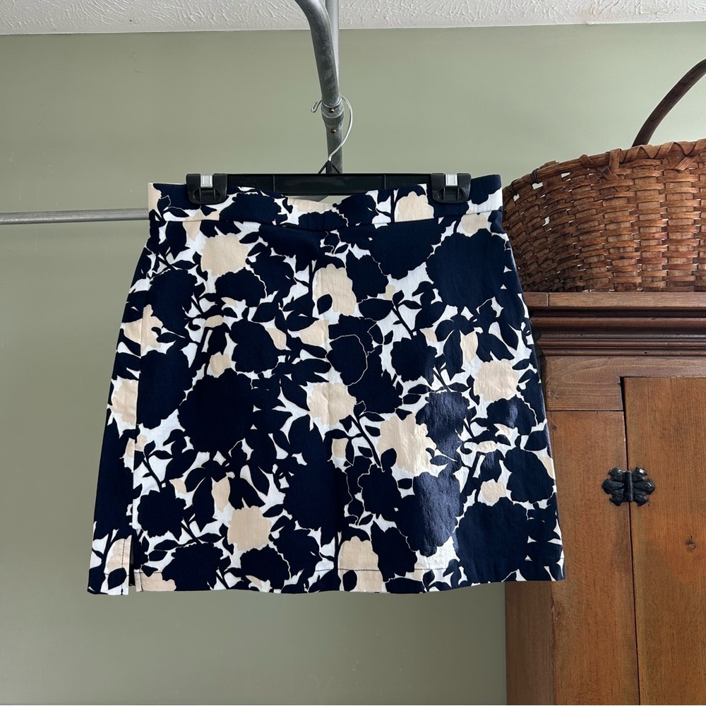 Floral Navy and White Women's Stretch Skirt with Shorts